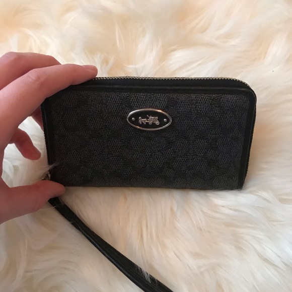 Coach Wristlet - Picture 2 of 5